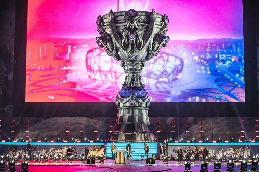 Top Esports 和 Anyone’s Legend 在 LPL Split 2 2025 中取得胜利