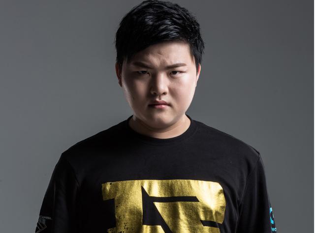 英雄联盟发布德国杯四分之一决赛海报：争夺新赛季的首个荣耀